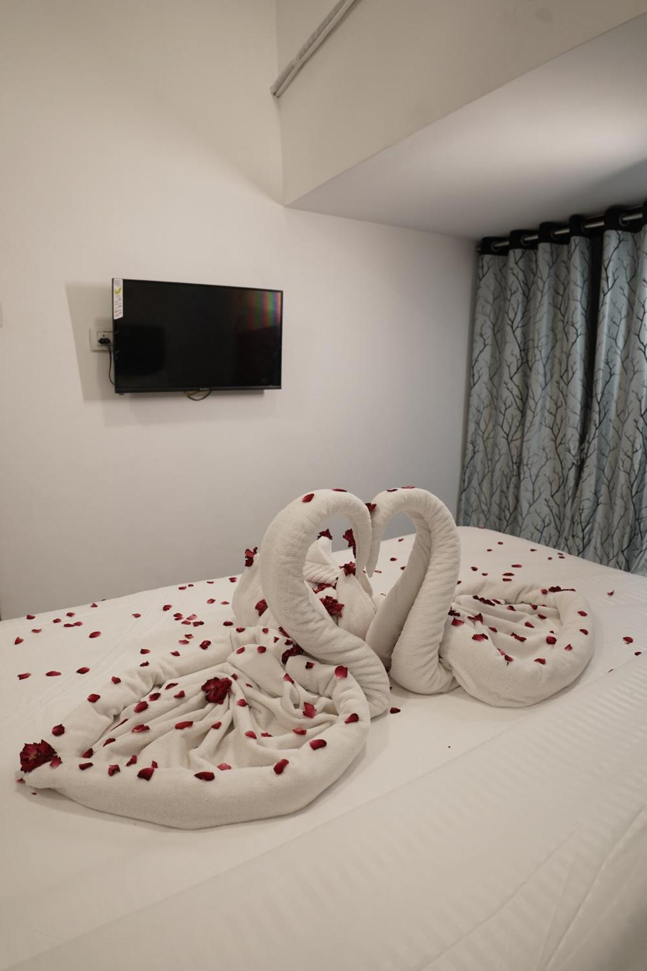 Hotel Royal Accord 苏拉特 外观 照片
