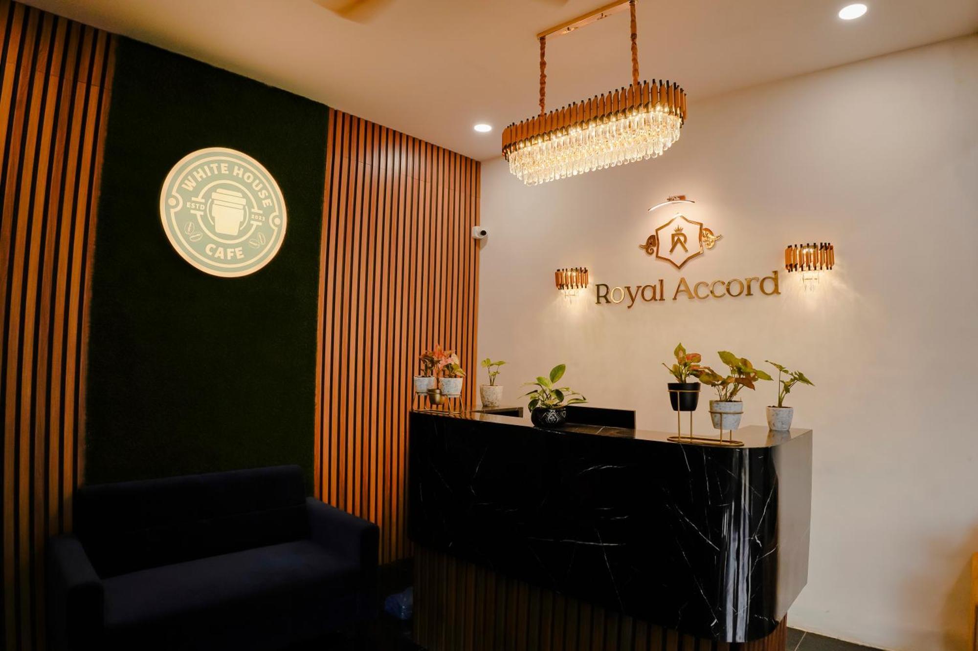 Hotel Royal Accord 苏拉特 外观 照片