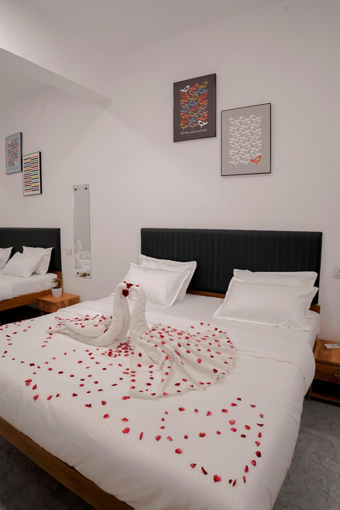 Hotel Royal Accord 苏拉特 外观 照片
